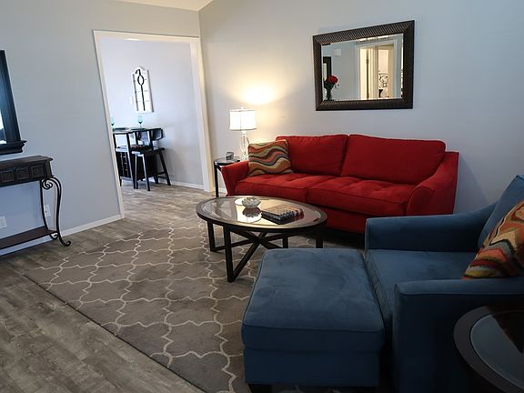 2nd image of 2517 Lindell Ave