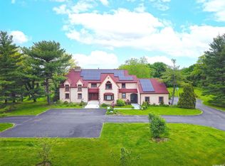 20 Overbrook Ln, Glen Head, NY 11545