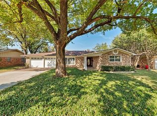 6741 Corona Dr, North Richland Hills, TX 76180
