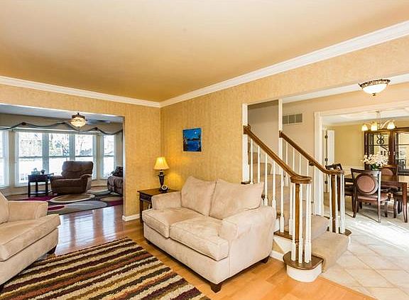 2nd image of 2549 Willow Knoll Dr