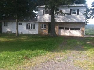 408 Honeysuckle Hollow Rd, Newport, PA 17074