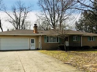 3730 Holly Ln, Hermitage, PA 16148