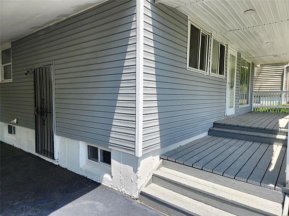 3rd image of 229 McAlpine Dr