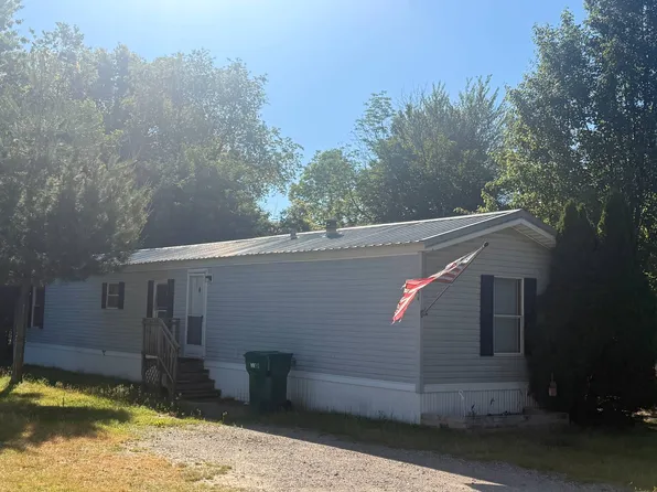 1800 E Jordan Rd #44, Mount Pleasant, MI 48858