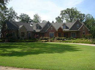 150 Holiday Rd, Buford, GA 30518