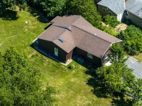 360 Springer Rd, Freedom, PA 15042