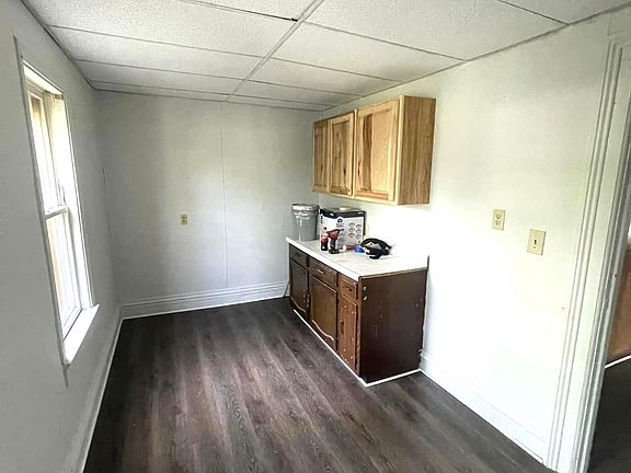 2nd image of 501 E 7th St #1