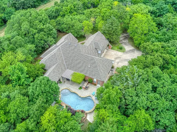 7400 Tangle Vine Dr, Edmond, OK 73034