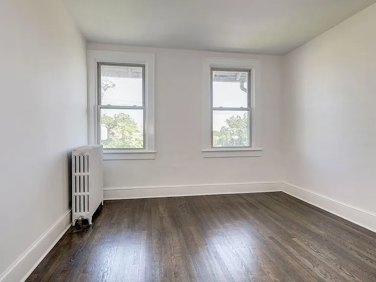 2413 Minnesota Ave SE — Photo 17