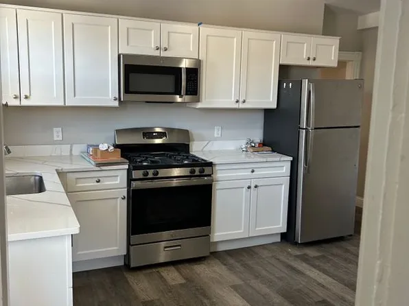 666 Metropolitan Ave APT 3, Hyde Park, MA 02136