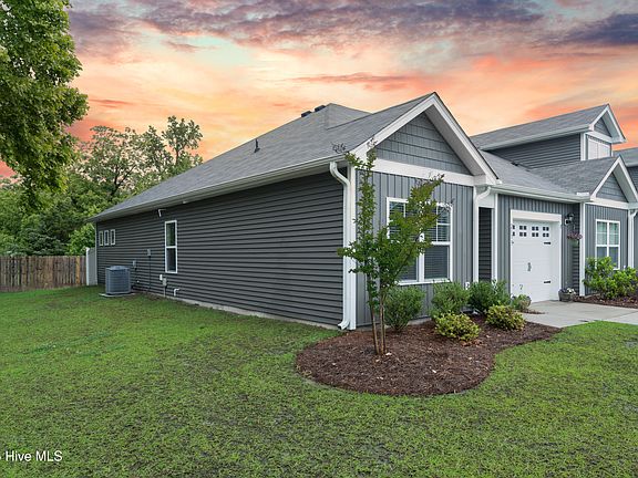 2nd image of 2133 Southern Bayberry Lane NE