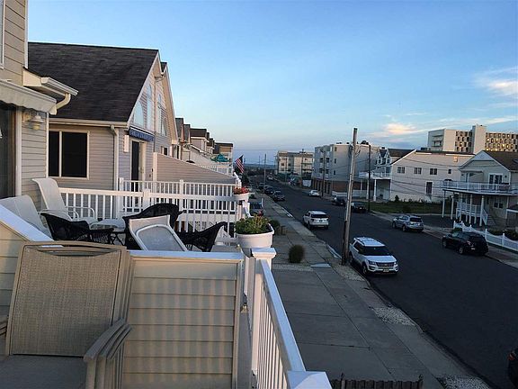 3rd image of 129 34th St #West