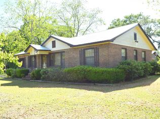 588 2nd St, Chipley, FL 32428