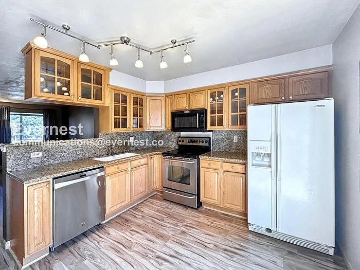 3216 Vail Pass Dr — Photo 2