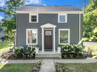 210 Legrande St, Holly, MI 48442