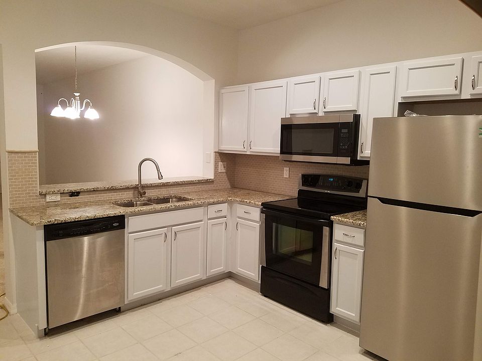 1st image of 12974 Kings Crossing Dr