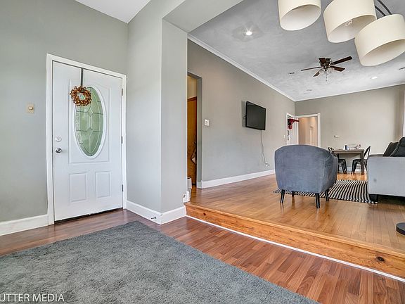 4th image of 2505 S 57th Ct