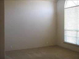 2nd image of 1519 Belclaire