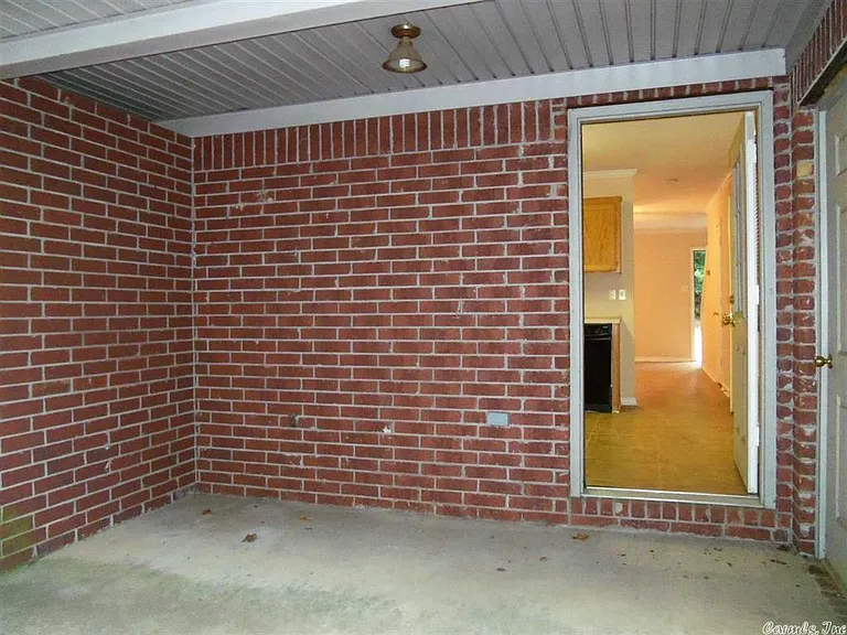 371 Club Rd — Photo 16