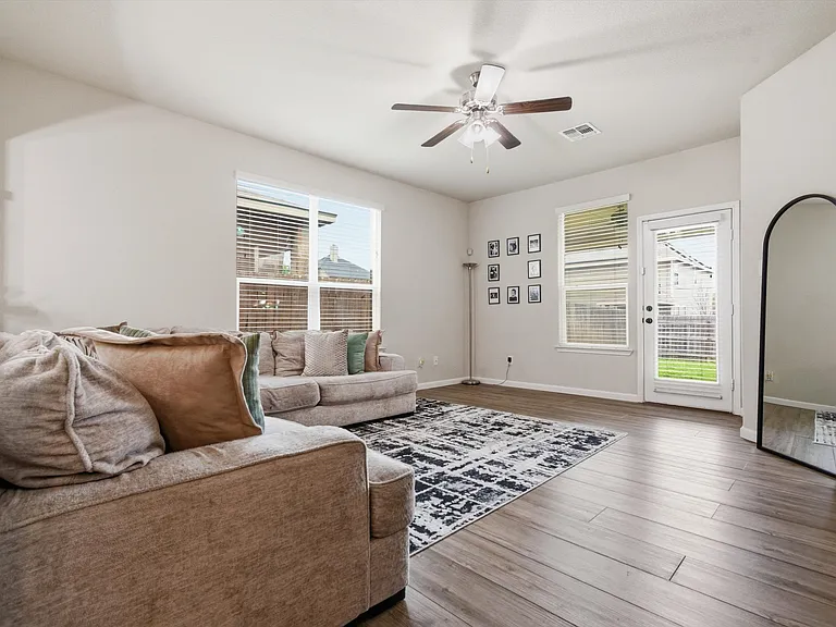 3313 Parkmill Dr — Photo 6