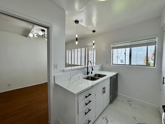 337 S Elm Dr #4 — Photo 6