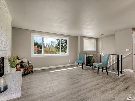 3rd image of 10520 143rd Street Ct E