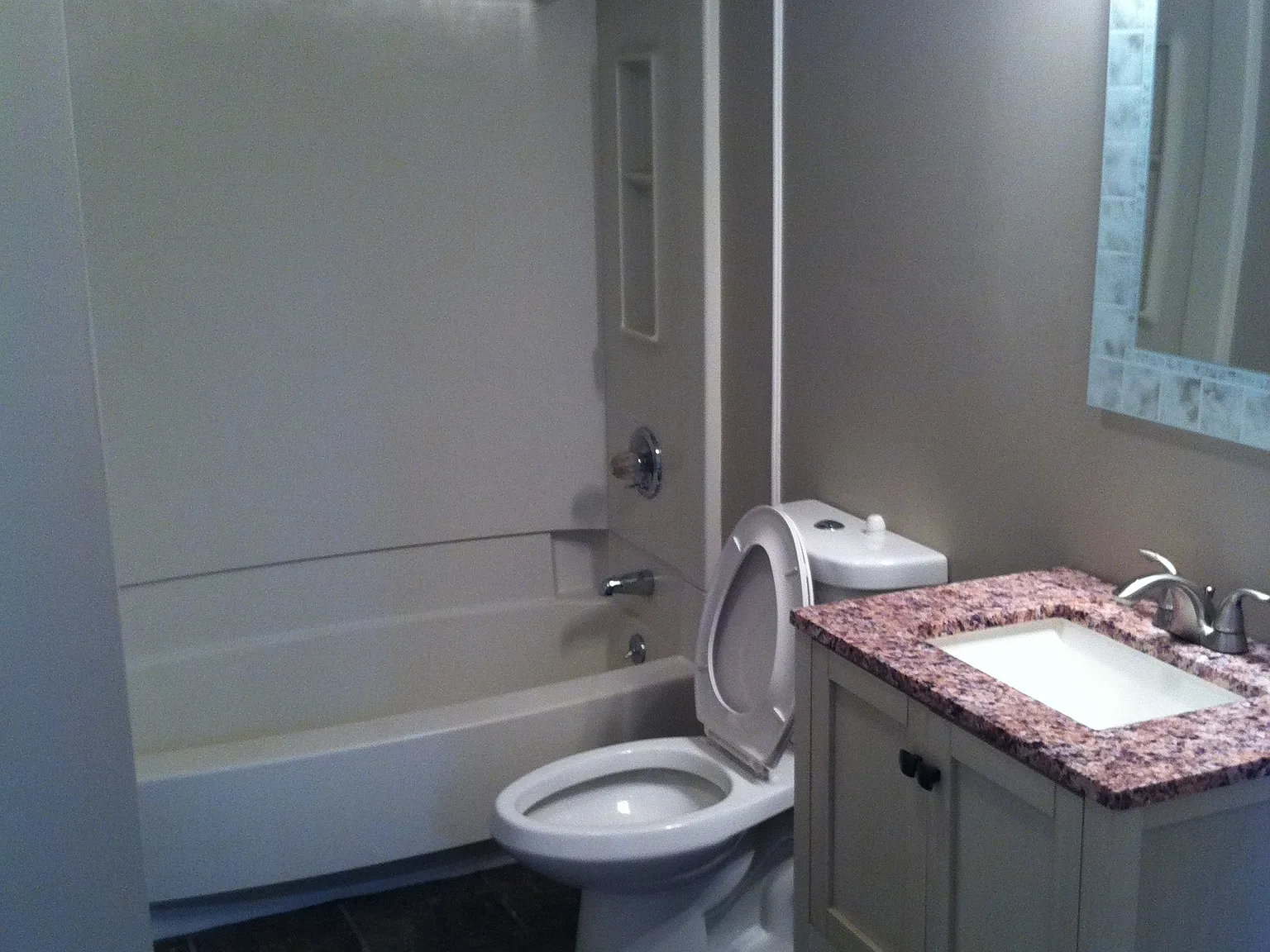 3 bed, 1250 sqft, $1,100 — Photo 4