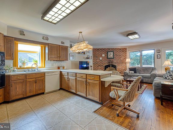 4th image of 4114 Faith Ct