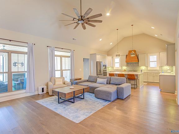 4th image of 7 Old Cobb Farm Ln