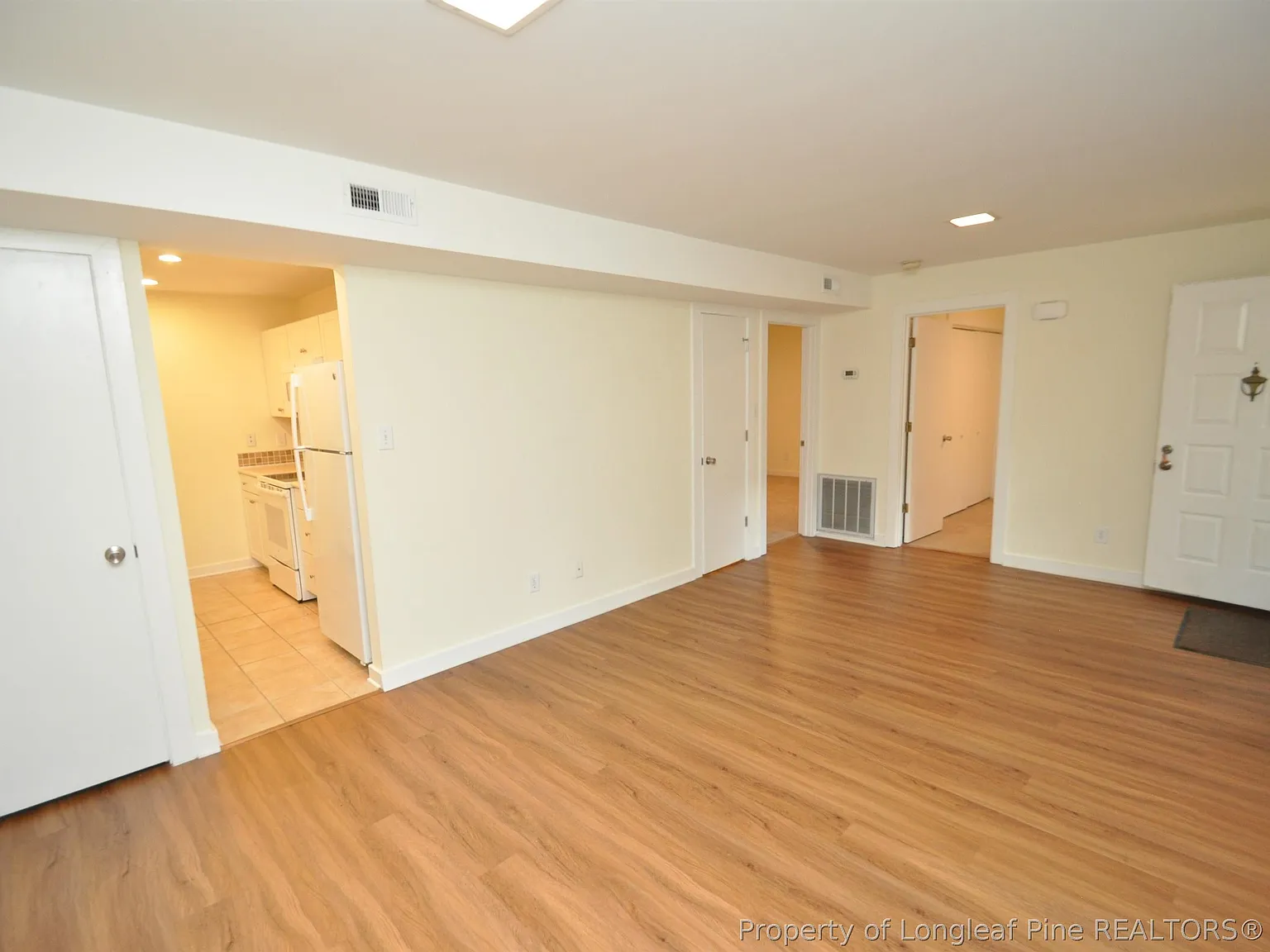 2 bed, 1.0 bath, $1,295 — Photo 3