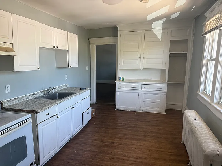 89 E Washington Ave #5 — Photo 5