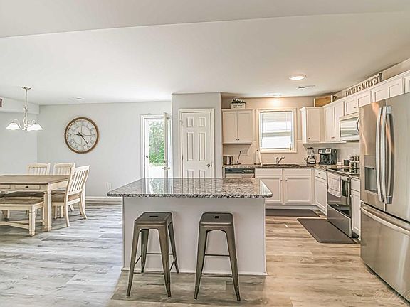 4th image of 120 Highland Park