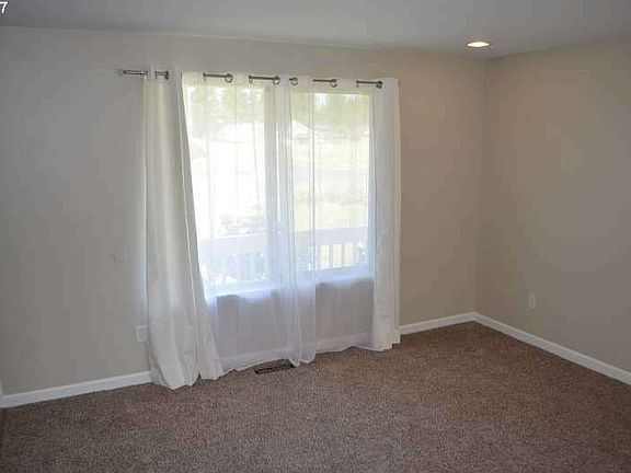 3rd image of 14919 NE 91st St