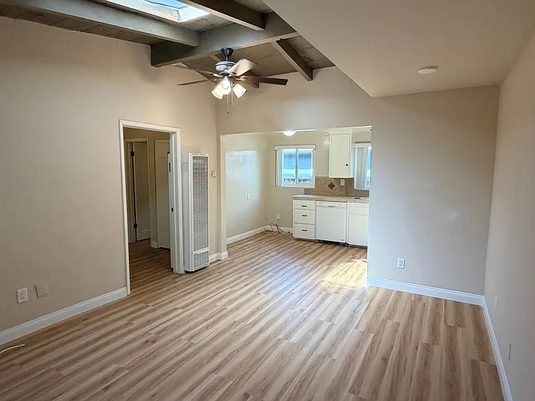234 W Escalones — Photo 11