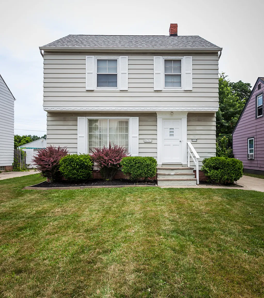 13424 Highlandview Ave photo 1