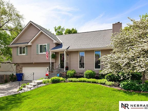 2nd image of 831 Spruce Dr