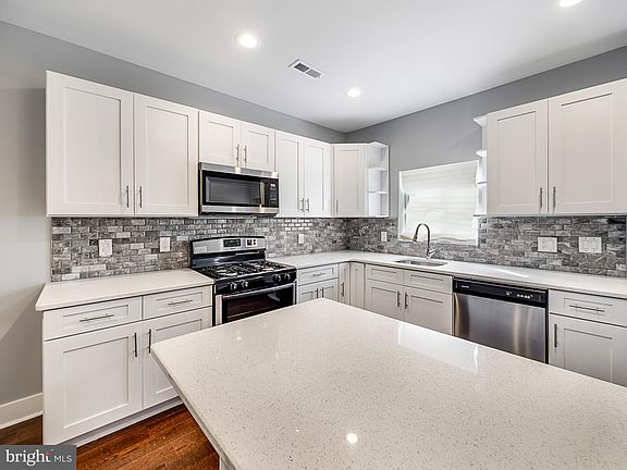 3rd image of 2630 Latona St