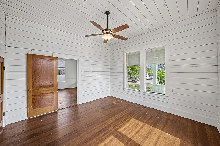 433 E Davilla St — Photo 7