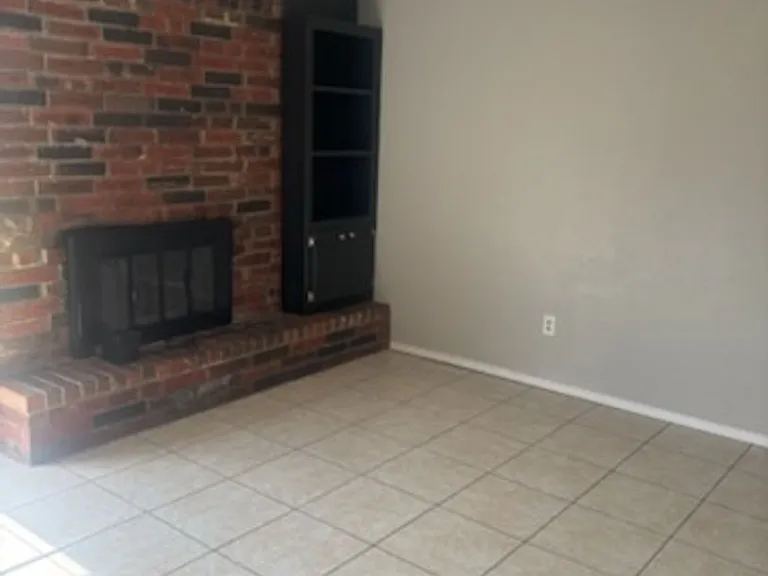 1613 NW 81st St — Photo 5