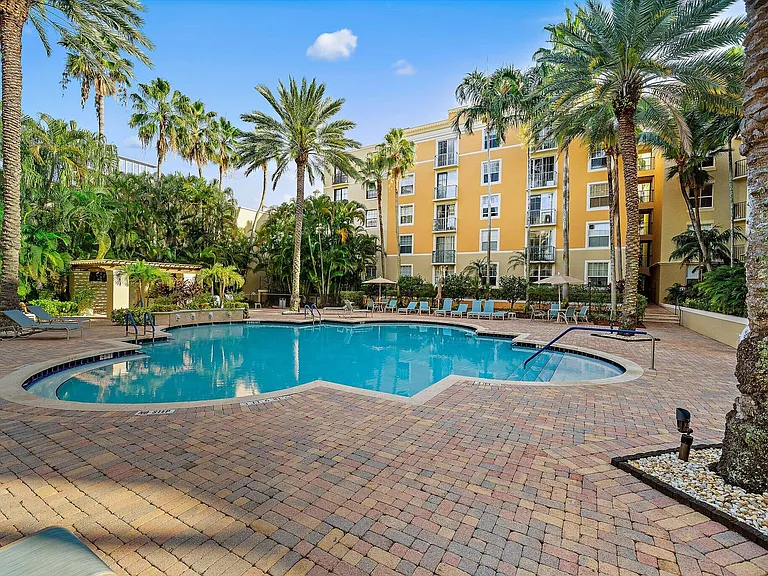 651 Okeechobee Blvd #612 — Photo 23