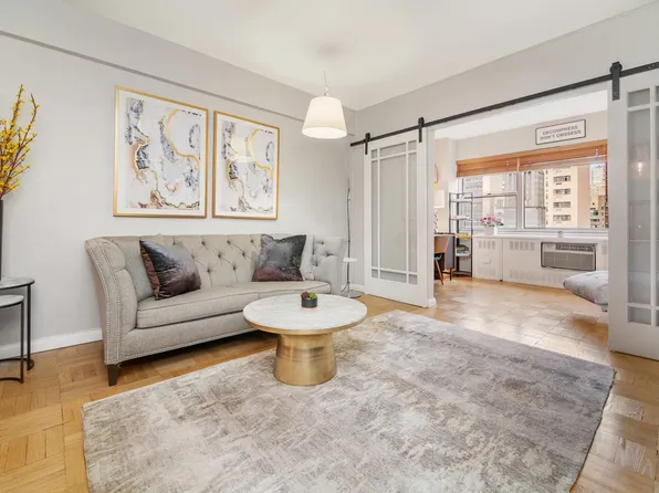 333 East 46th Street image 1 of 6