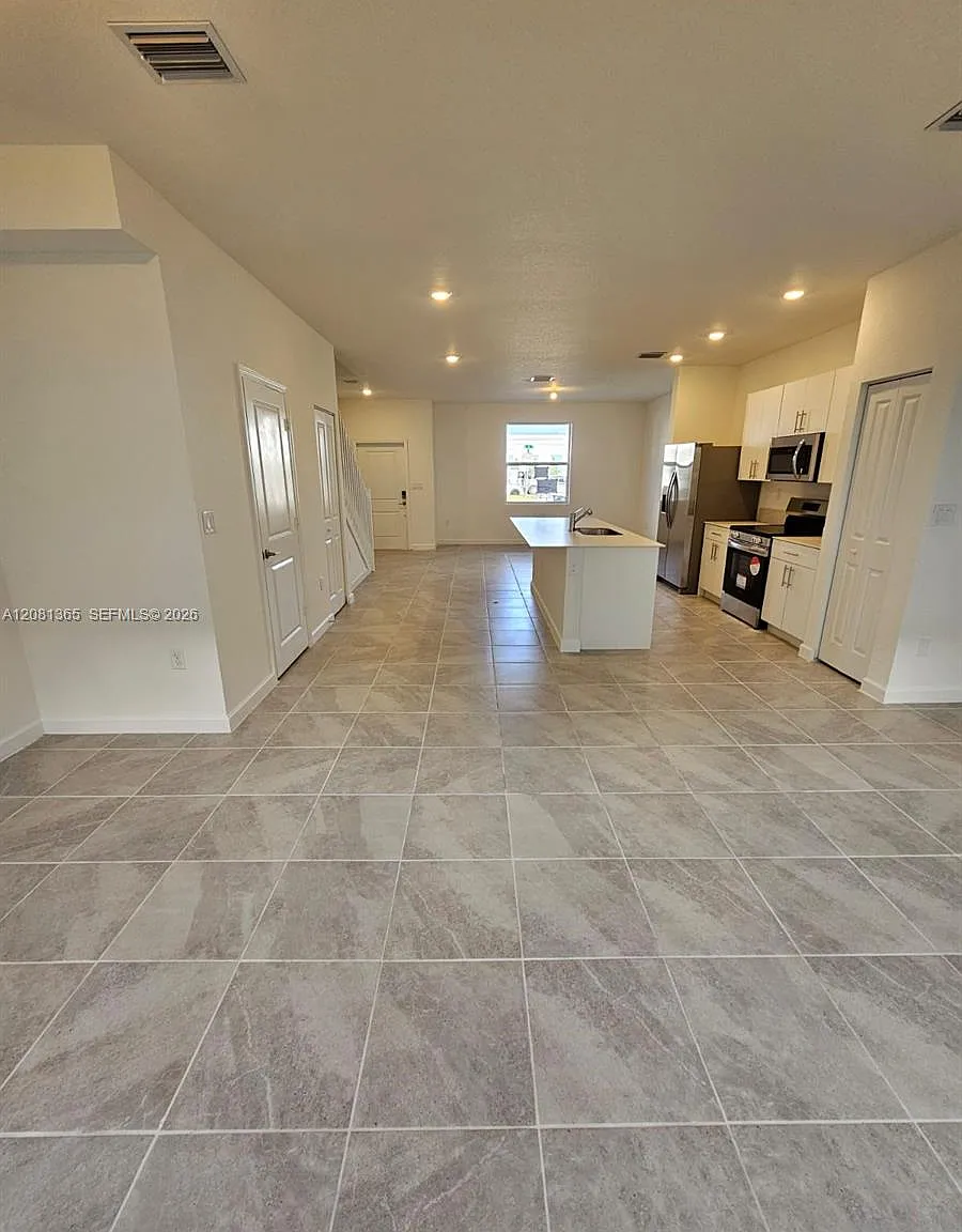 3 bed, 2.5 bath, $2,650 — Photo 4