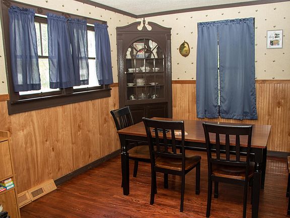 2nd image of 418 Steele Avenue Ext