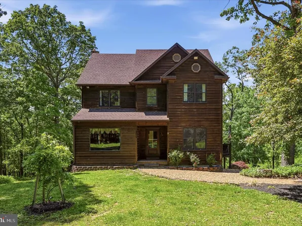 275 Sawdust Dr, Bloomery, WV 26817