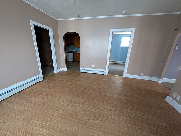 4th image of 340 Fountain St