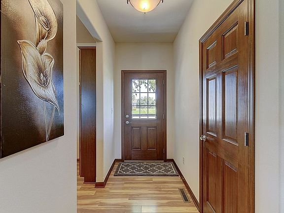 3rd image of 1346 Bluebird Dr