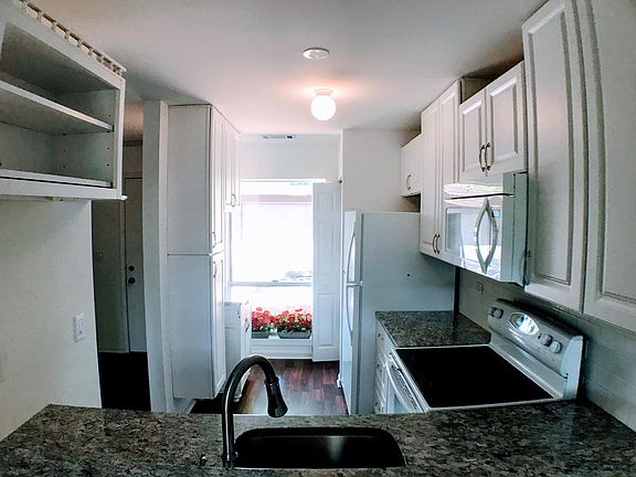 4th image of 5916 Meadow Dr