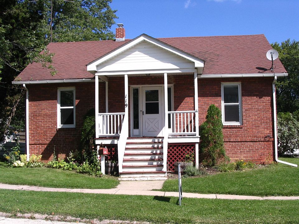 1st image of 119 Lawrence Ave