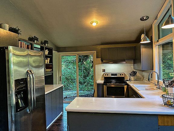 5th image of 3225 29th Avenue Ct