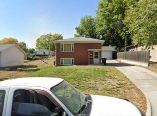 863 S 45th St #2, Lincoln, NE 68510